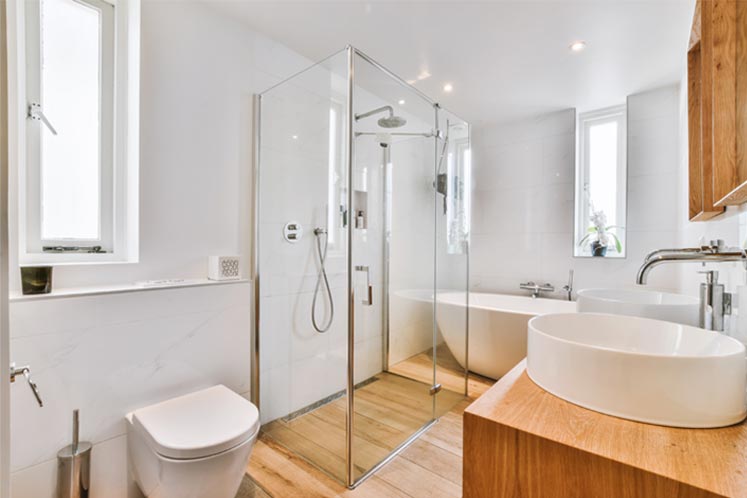 Salle de bain en thème bois naturel